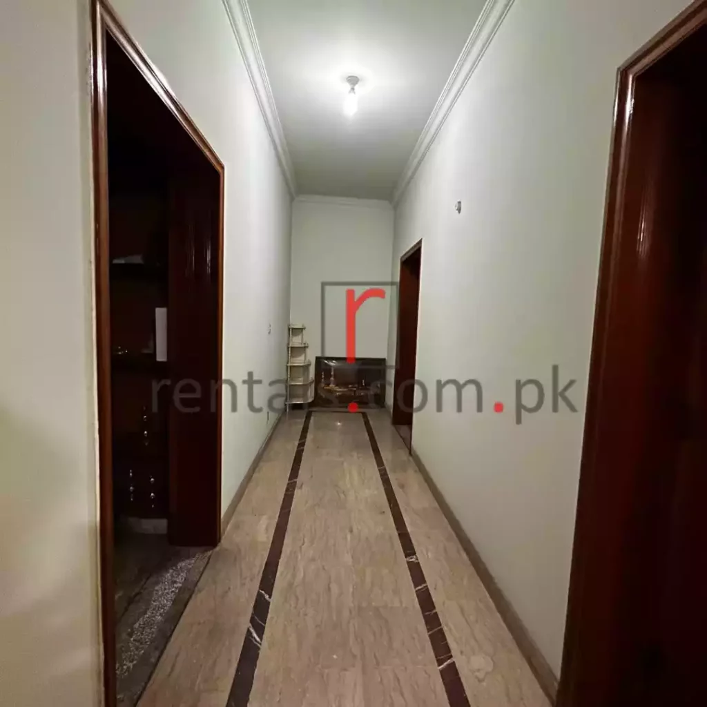id 9058 1 Kanal Well Miantained Upper Portion In BB Block Phase 4 DHA Lahore For Rent (1)